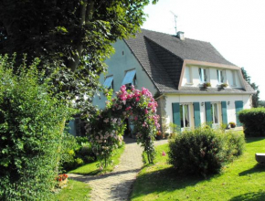 Отель Maison d'hôtes Les Vallées  Сен-Кентен-Сюр-Ле-Ом